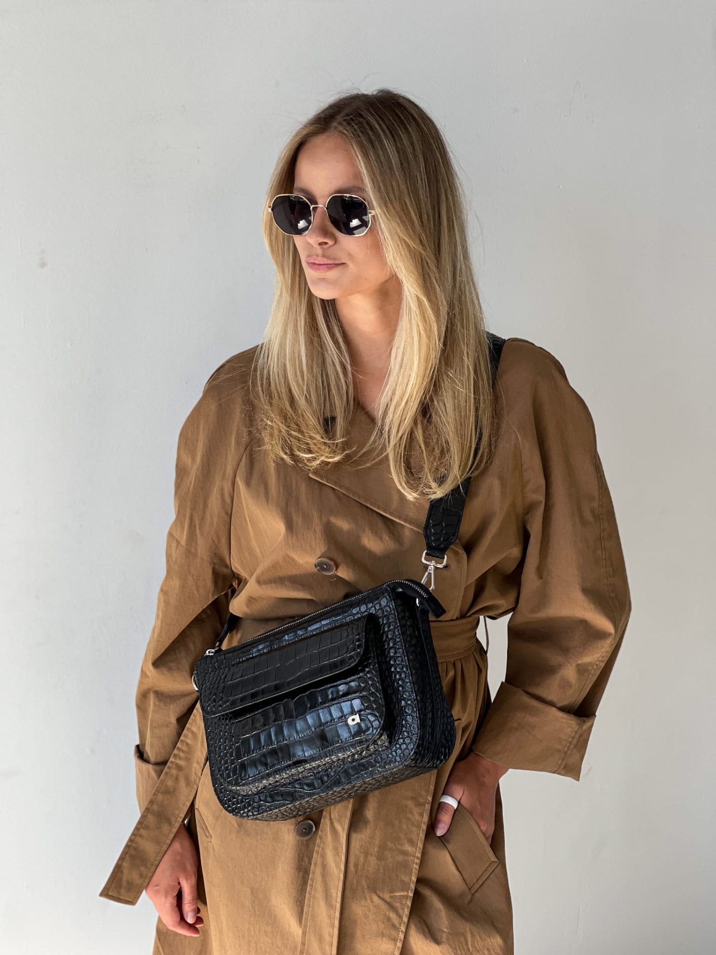 MARLOTTE duża czarna skórzana torebka damska listonoszka torba na ramię srebrne elementy