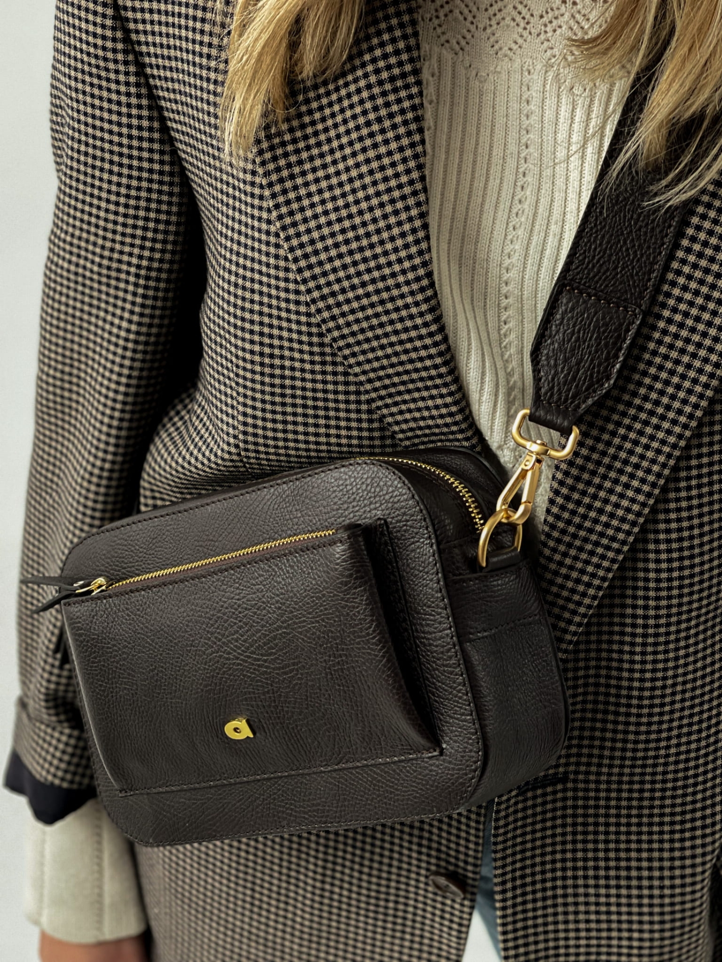 SALLY 1 brąz skórzana torebka damska listonoszka groszek