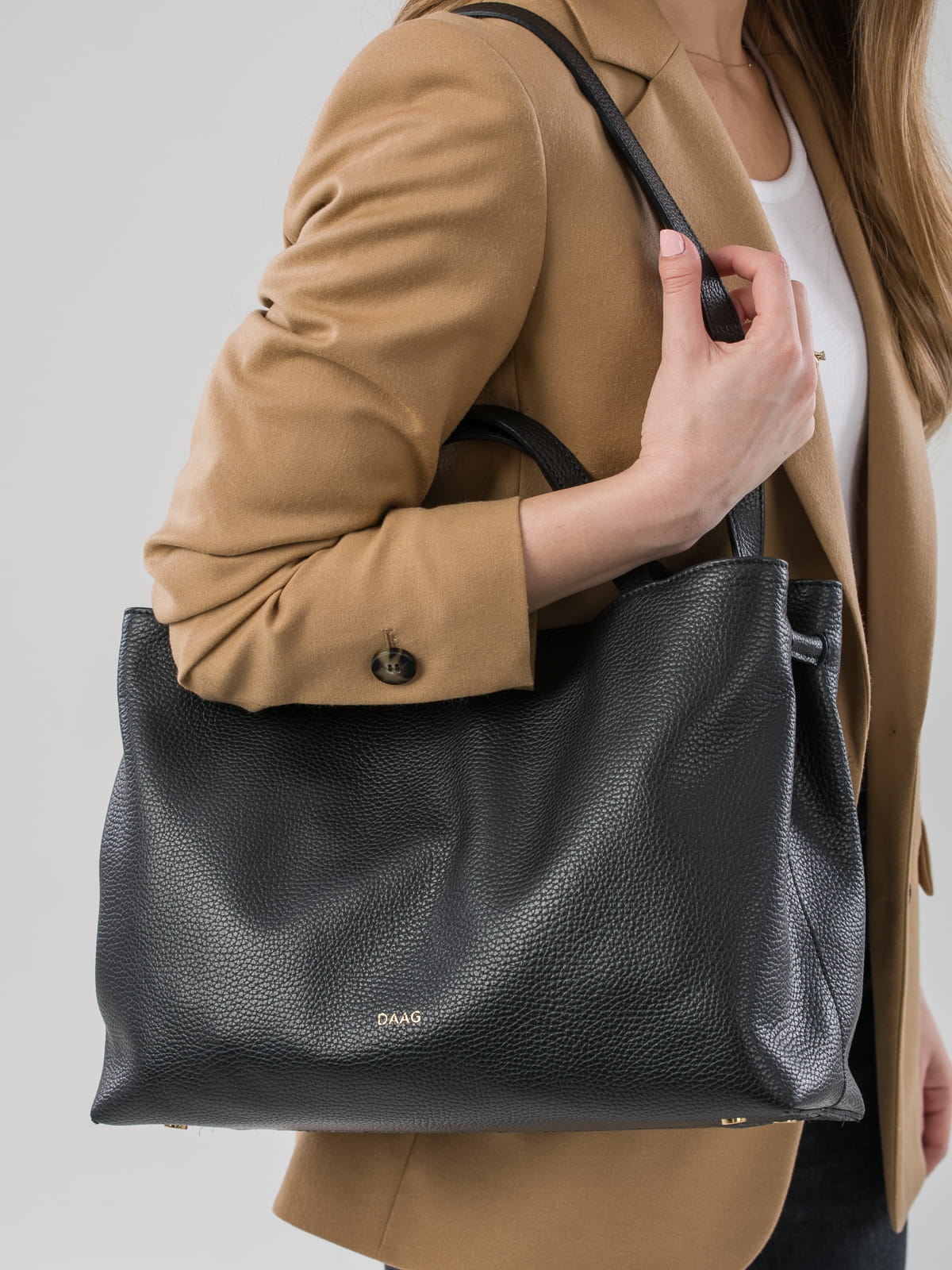 Carla czarna damska skórzana torebka shopperka SOMETHINGWHITE