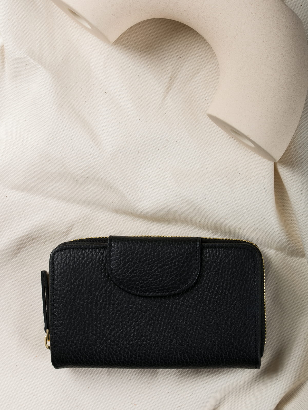 KATIE czarny skórzany portfel damski groszek