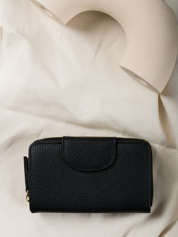 KATIE czarny skórzany portfel damski groszek