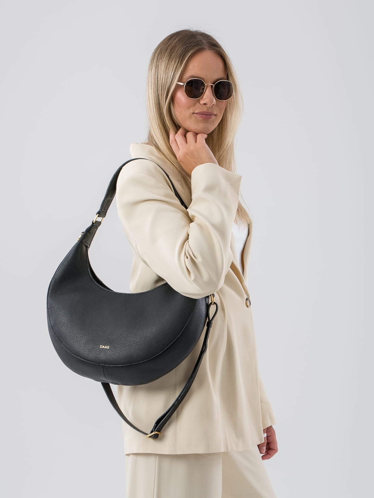 ARUNA czarna skórzana torebka damska listonoszka torba na ramię