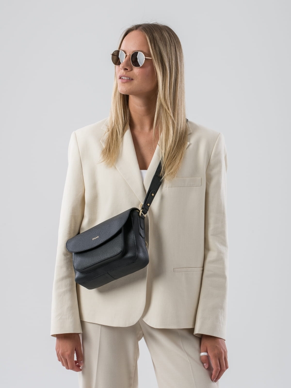 Mini Emmanuela czarna skórzana torebka damska listonoszka torba na ramię