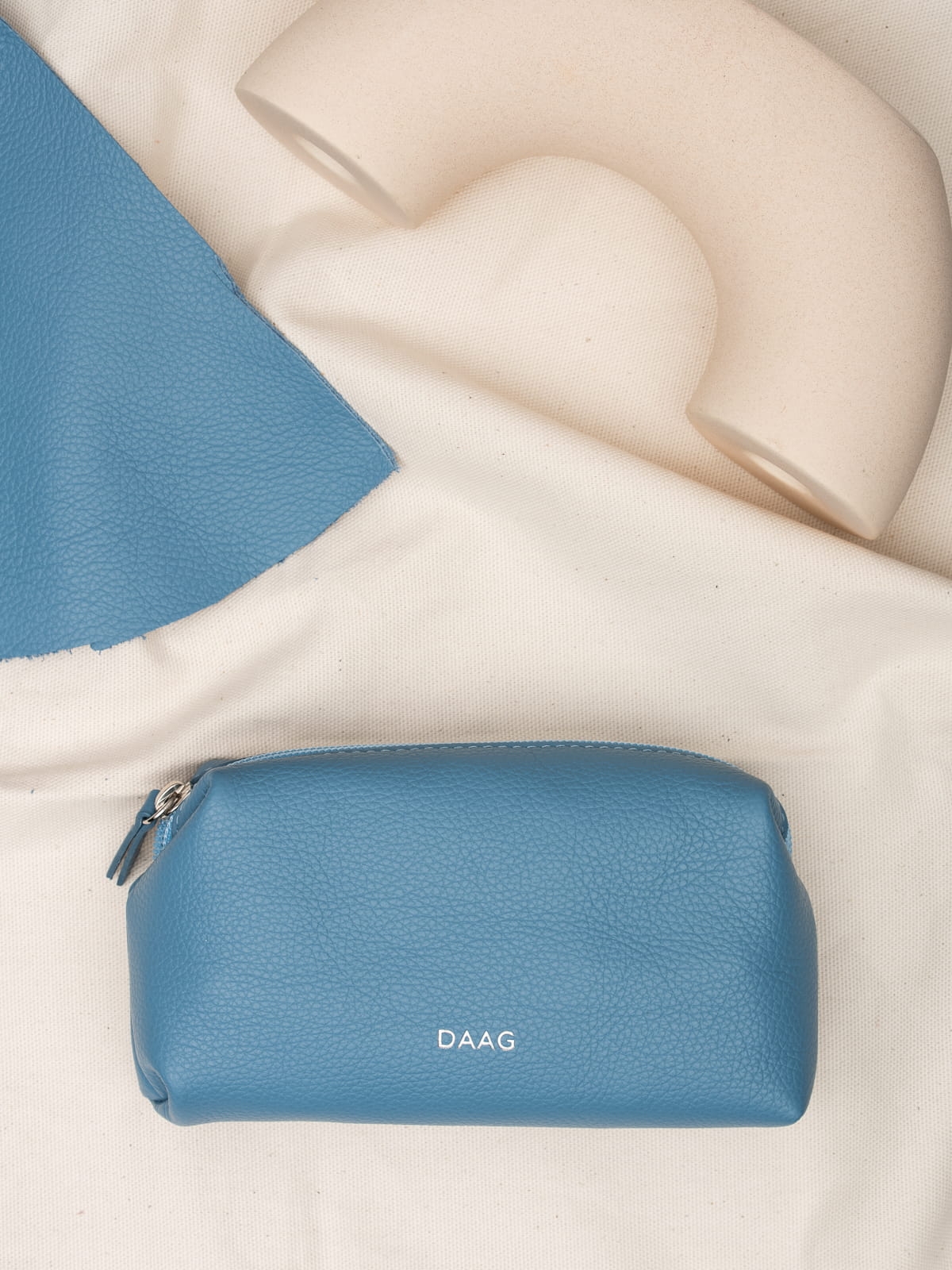 ALICE DAAG baby blue skórzana kosmetyczka damska zero wast