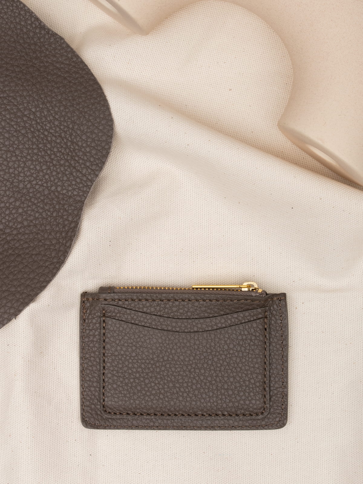 ARIA ciemny taupe etui daag zero waste skórzane etui groszek