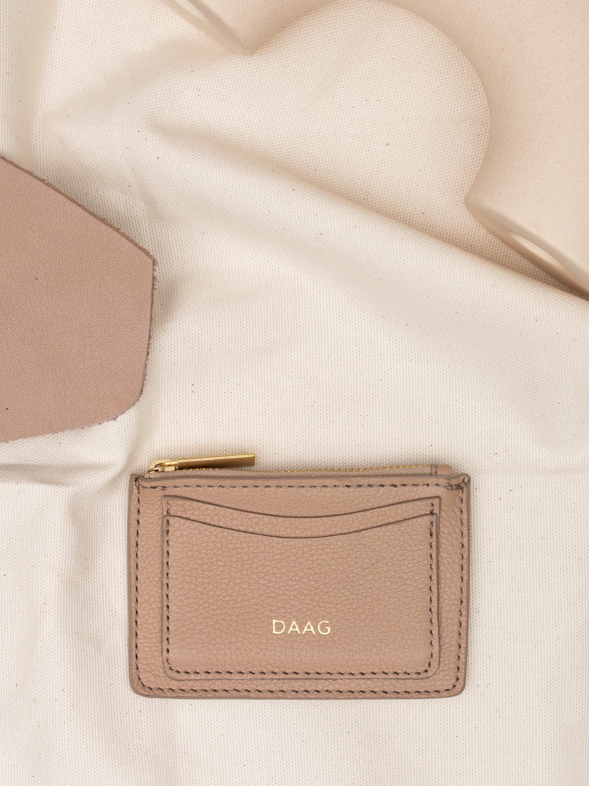 ARIA kawowy beż etui daag zero waste skórzane etui groszek