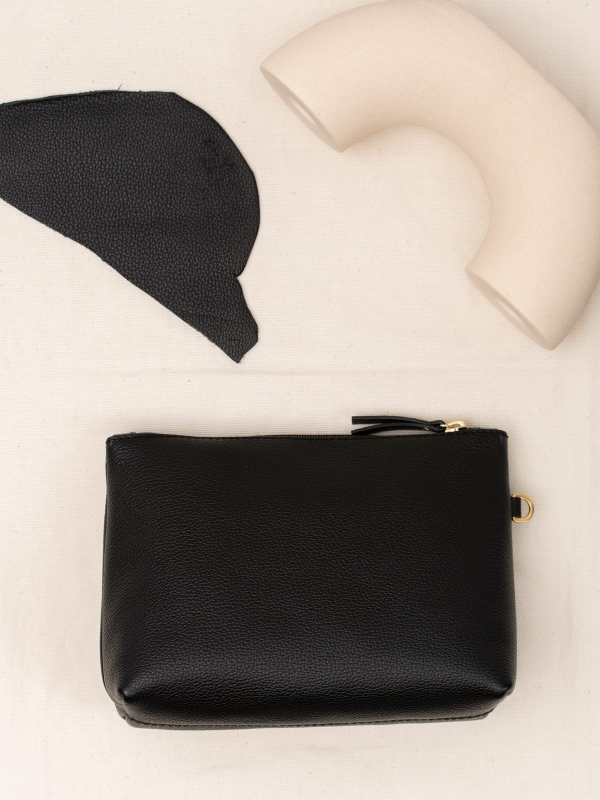 RUBY czarna skórzana kosmetyczka damska zero waste