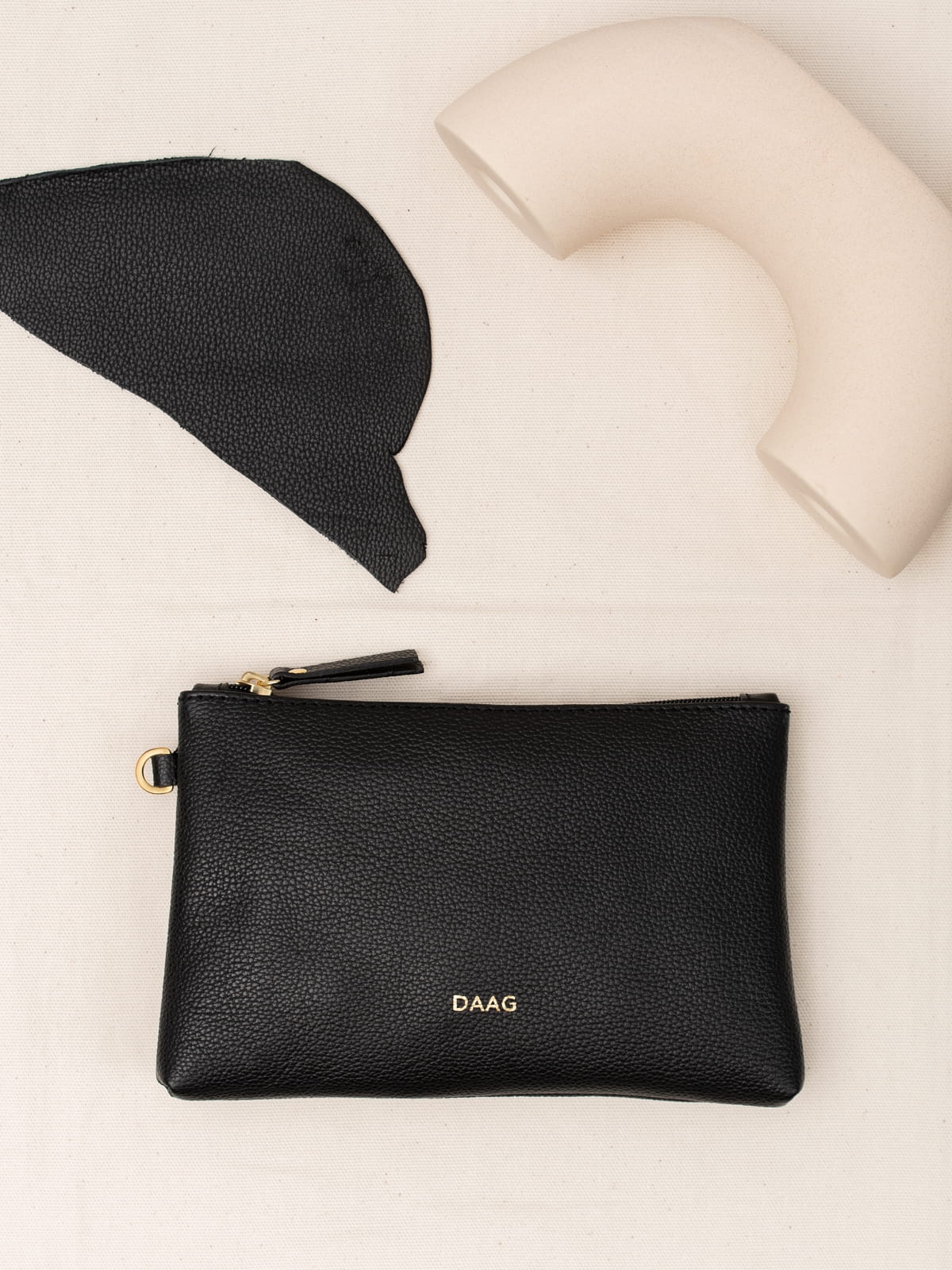 GRACE czarna skórzana kosmetyczka damska zero waste