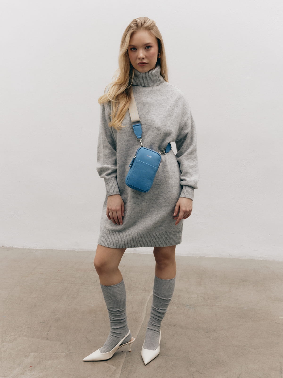 IRMA baby blue torebka na telefon i portfel torebeczka na telefon