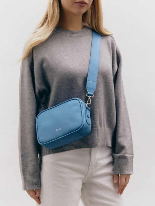 BETTY baby blue mała skórzana torebka damska listonoszka