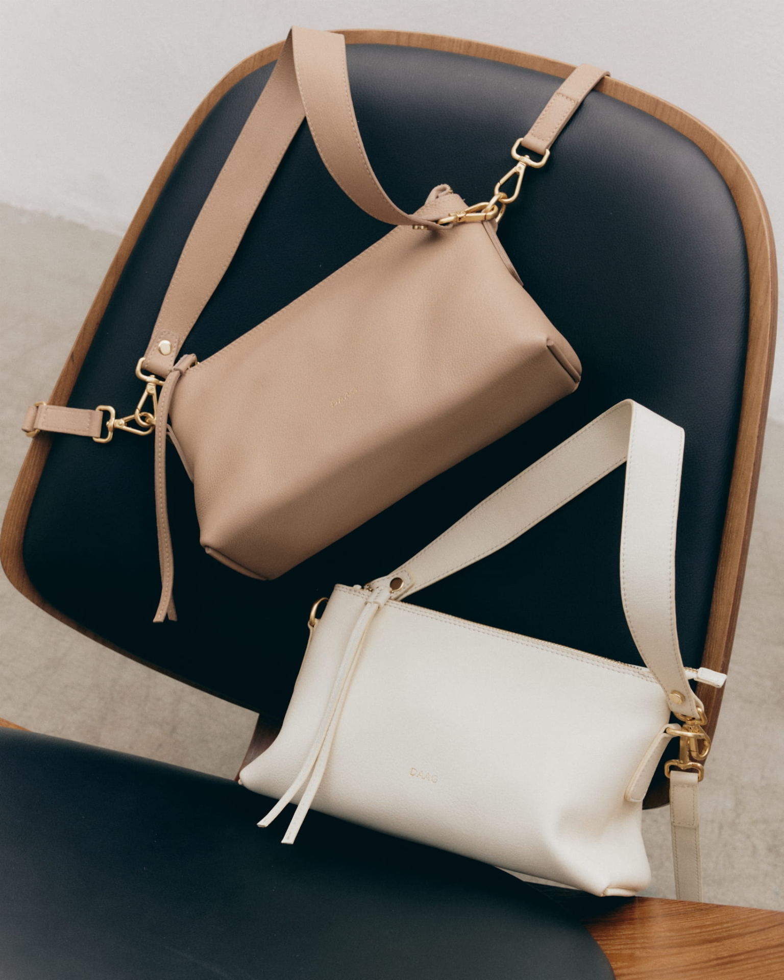 CLAUDIA biała skórzana torebka damska duża listonoszka