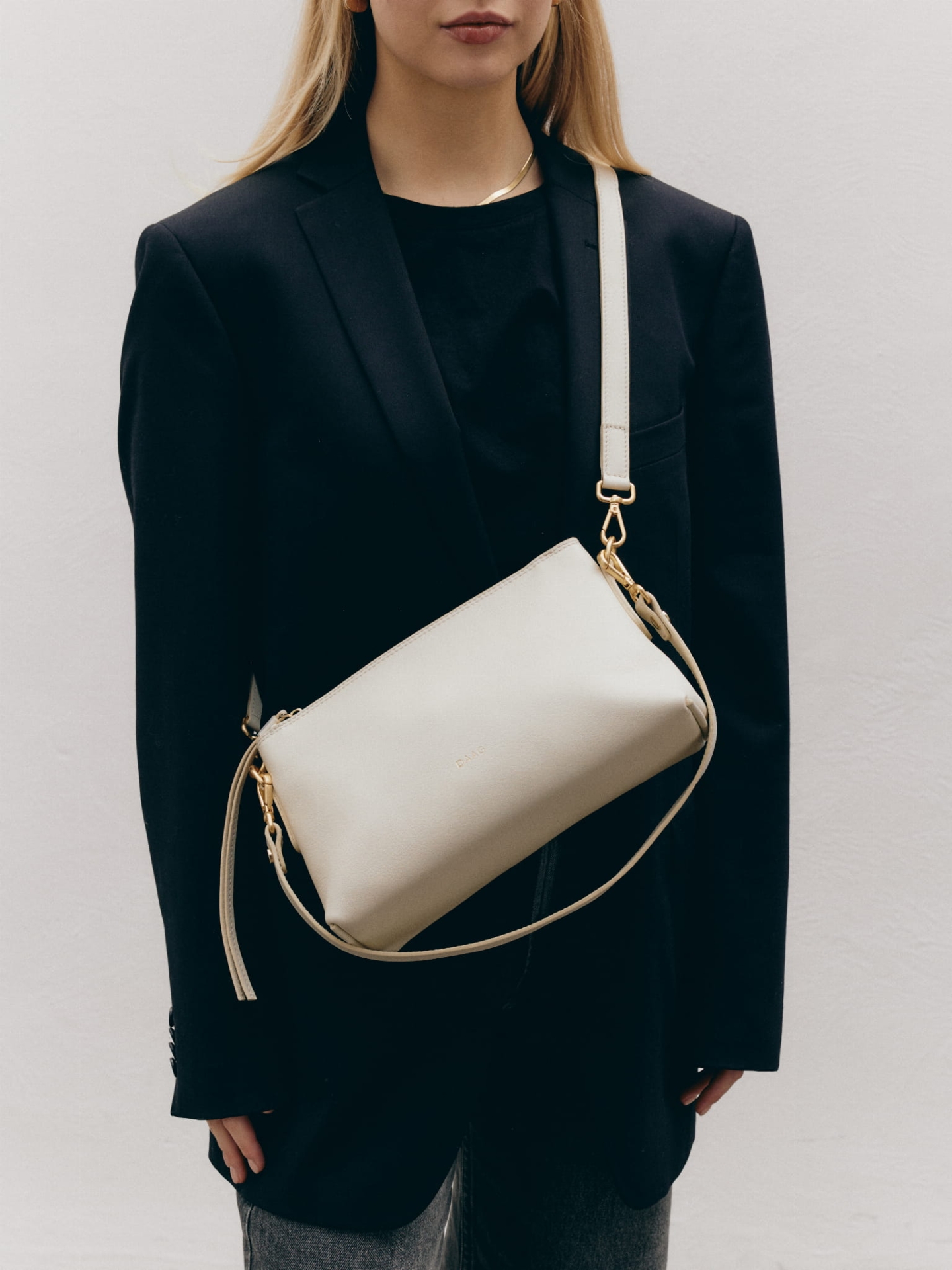 CLAUDIA biała skórzana torebka damska duża listonoszka