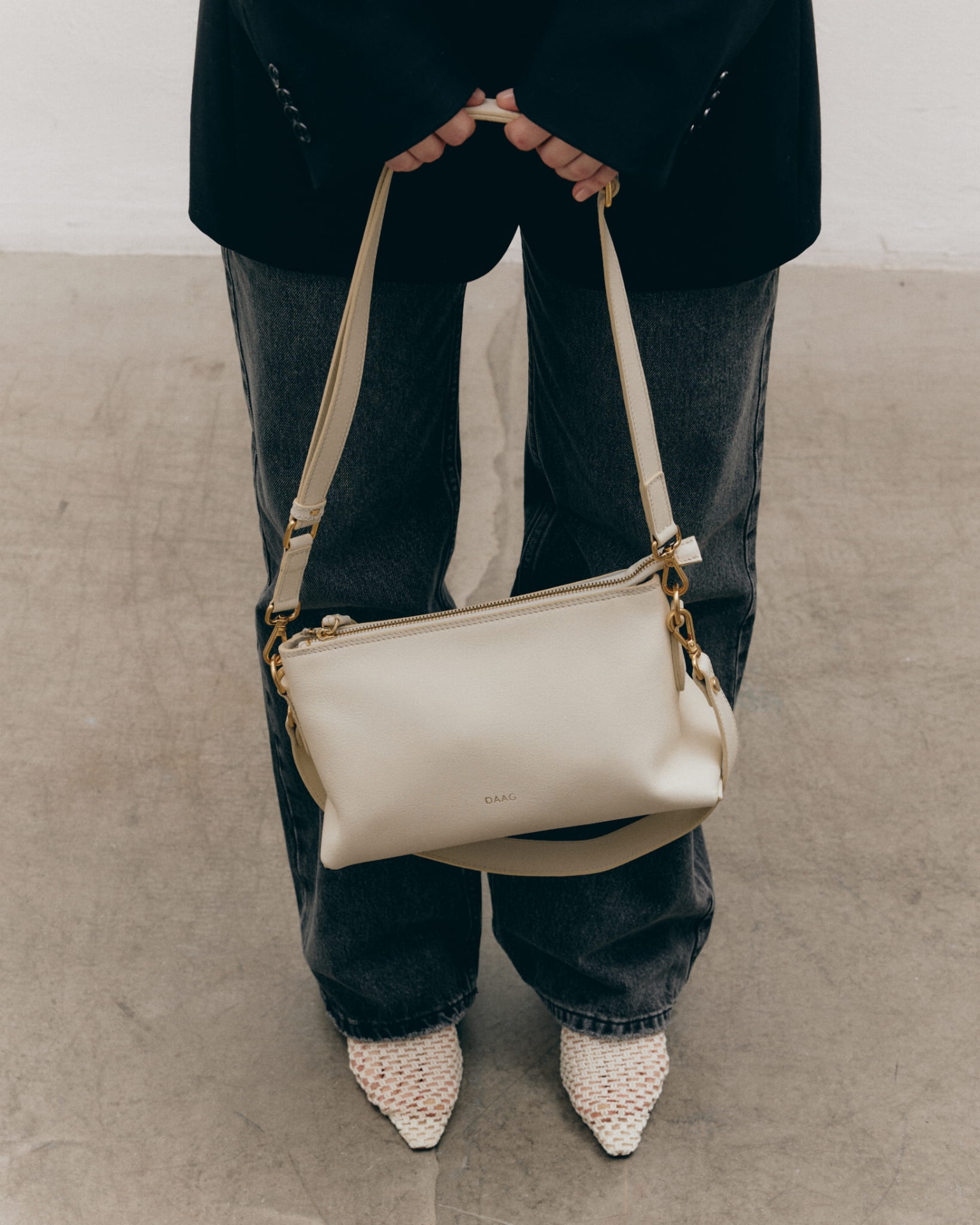 CLAUDIA biała skórzana torebka damska duża listonoszka