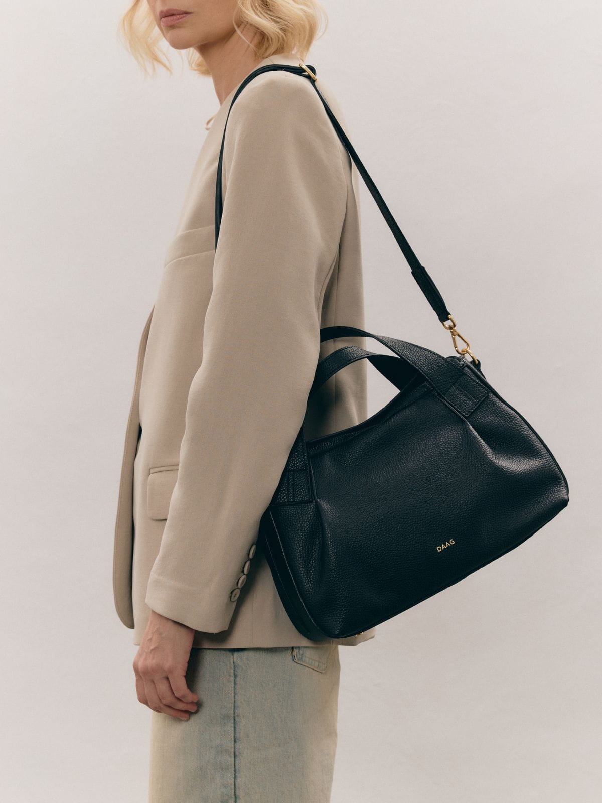 czarna duża skórzana torebka kuferek