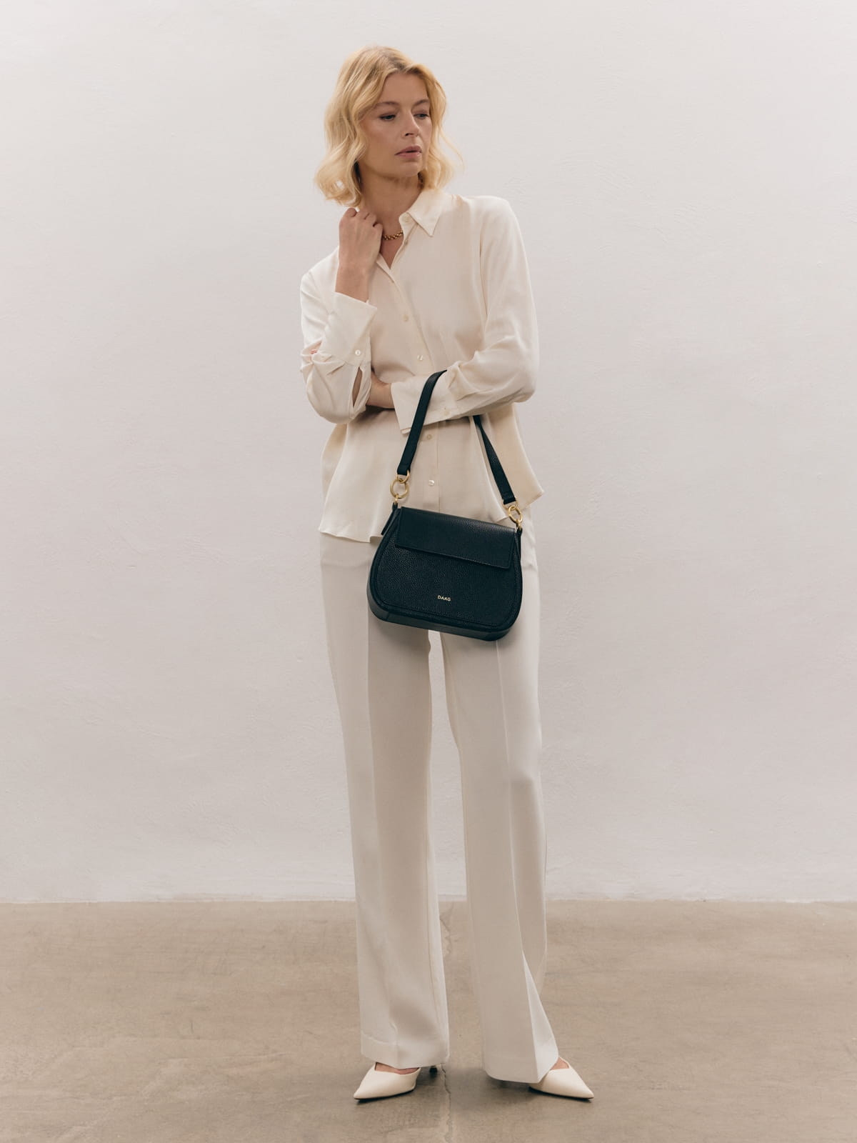 OLIVIA czarna groszek duża skórzana torebka damska listonoszka torba na ramię.jpg