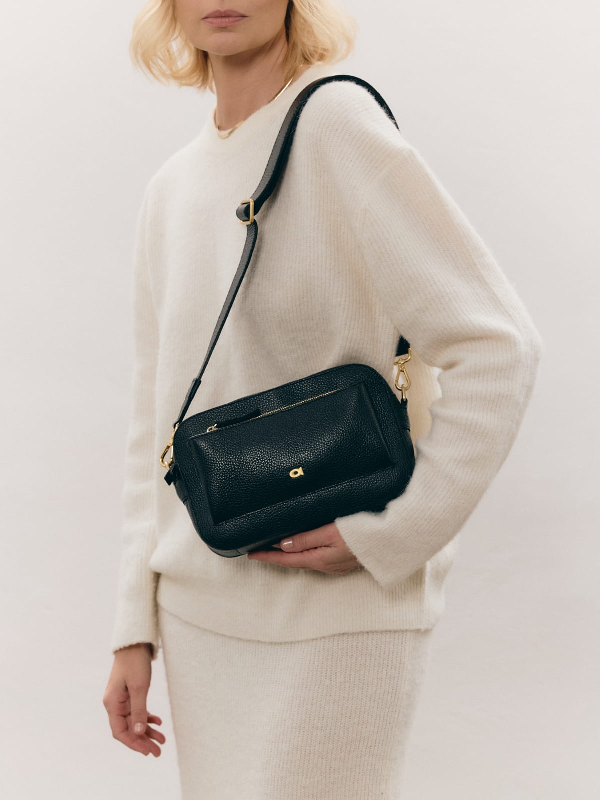 SALLY 1 czarna groszek skórzana polska torebka damska listonoszka.jpg