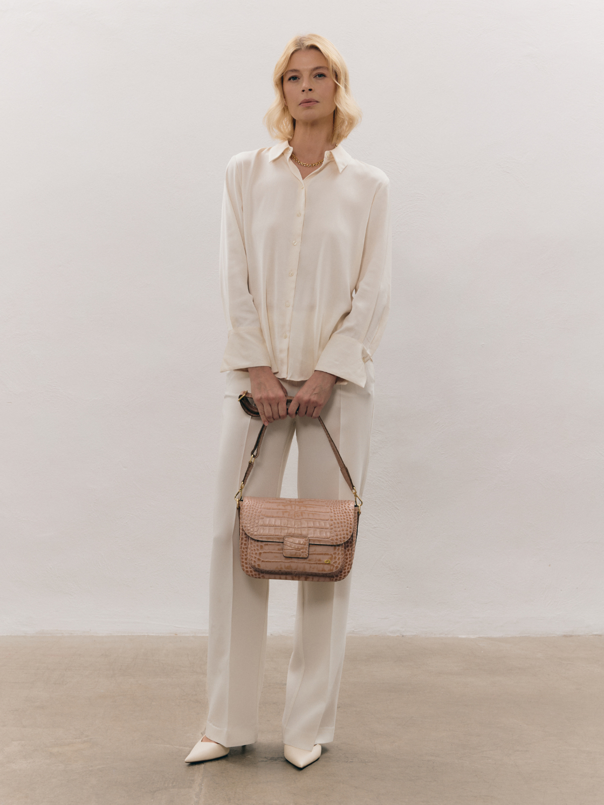 MADELINE pudrowa skórzana torebka damska duża.png