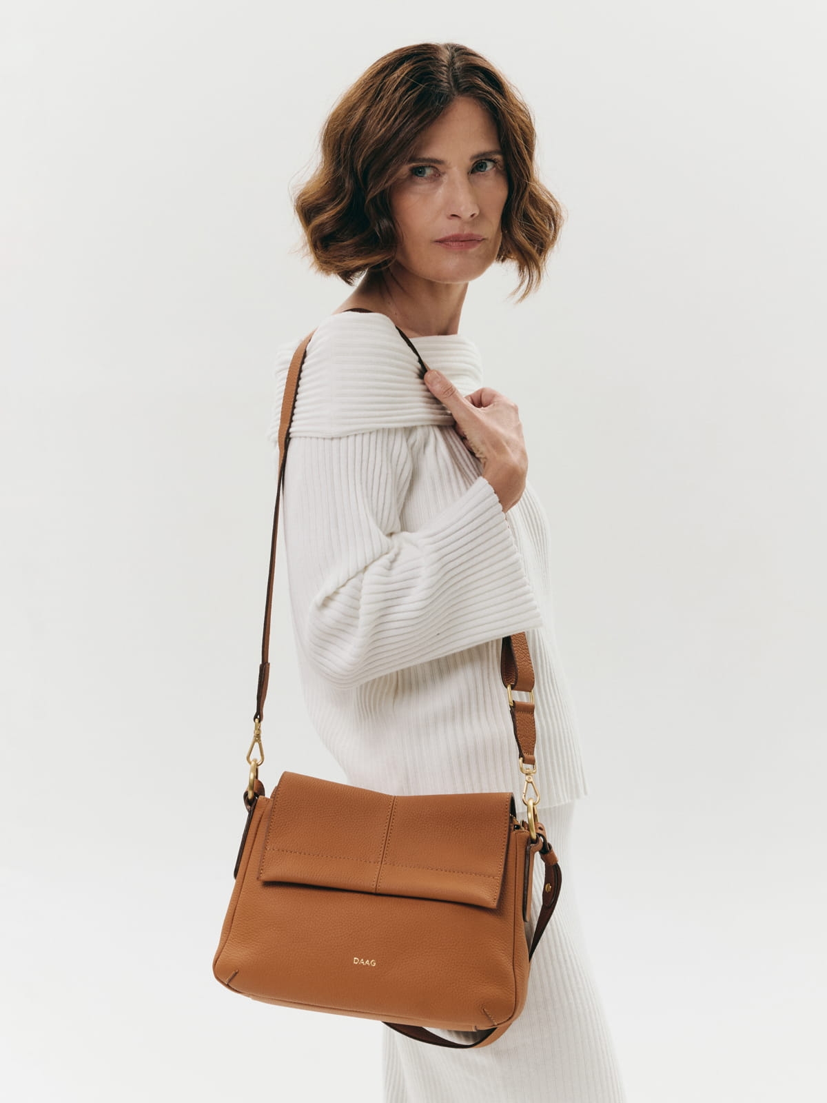 koniak groszek skórzana torebka damska listonoszka.jpg