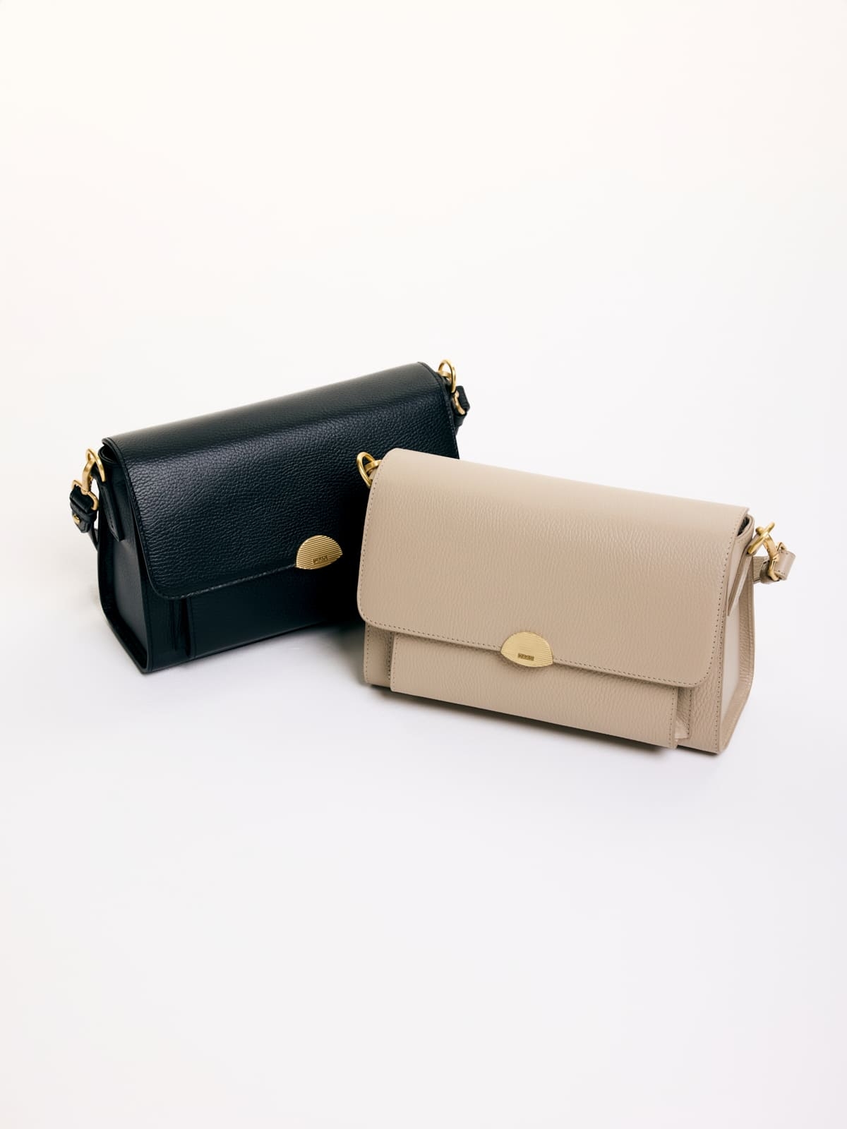 ISMENE czarna skórzana torebka damska.jpg