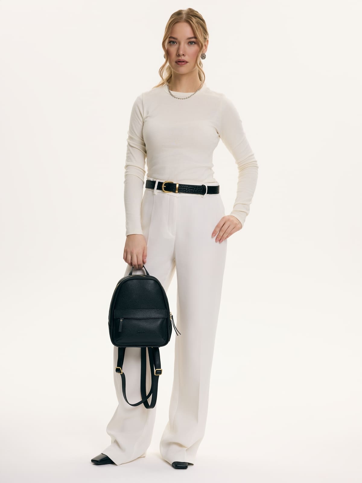 POLLY czarny skórzany plecak miejski.jpg