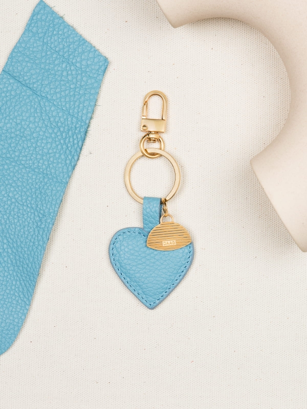 BRELOCZEK do kluczy serce skórzany .JPG