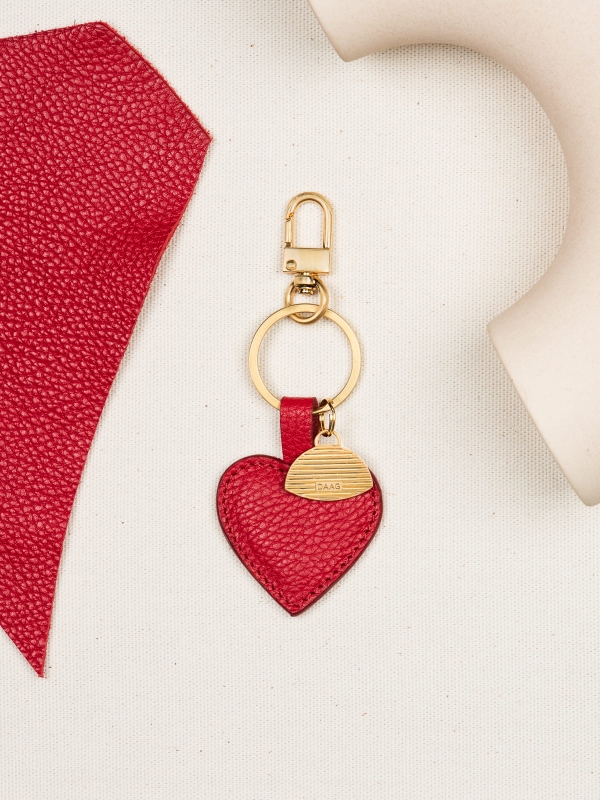 BRELOCZEK do kluczy serce skórzany.JPG
