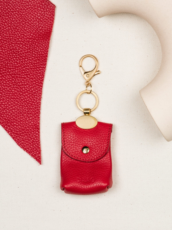CHARMS saszetka czerwona skórzany breloczek.JPG