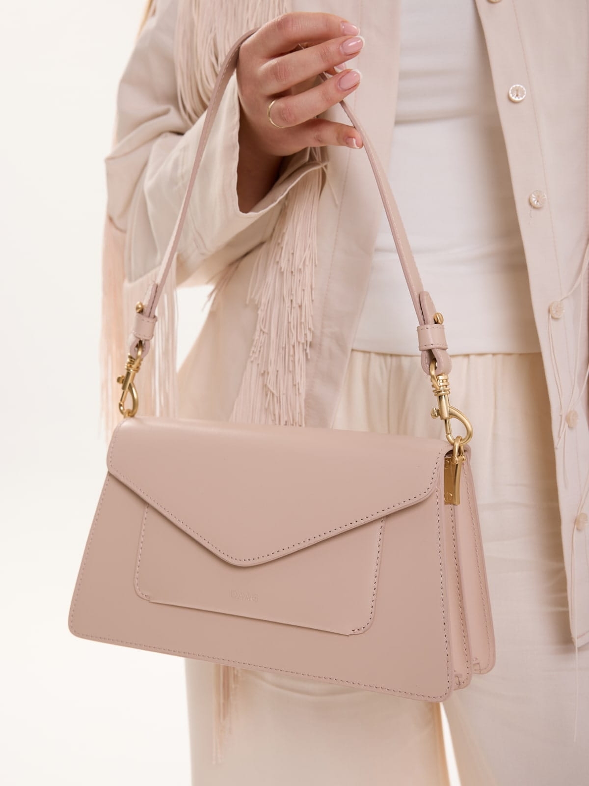 KIMMI pudrowa skórzana torebka damska na ramię lamakeupebella.jpg