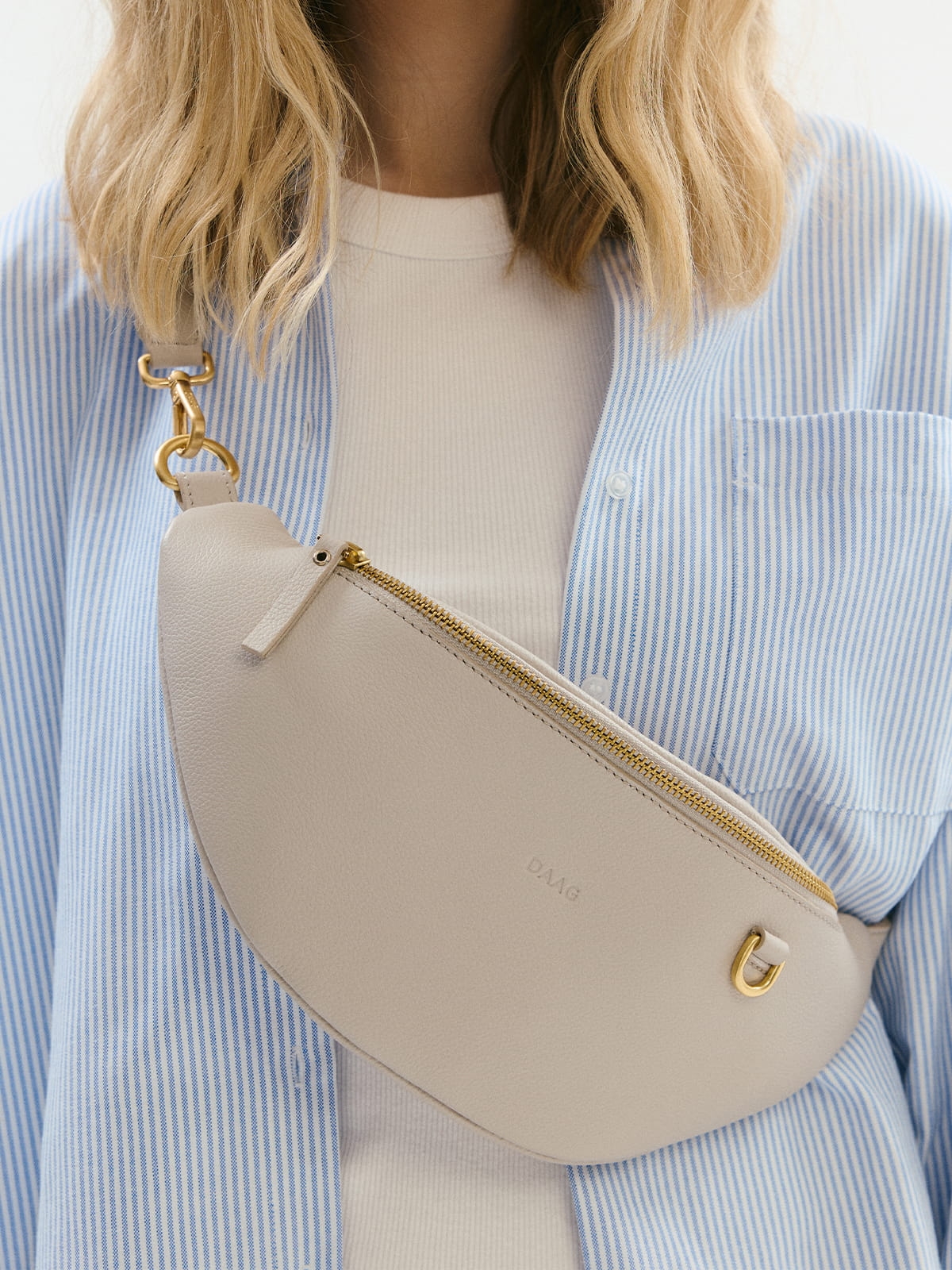 NERLA jasnoszara skórzana damska nerka saszetka torebka.jpg