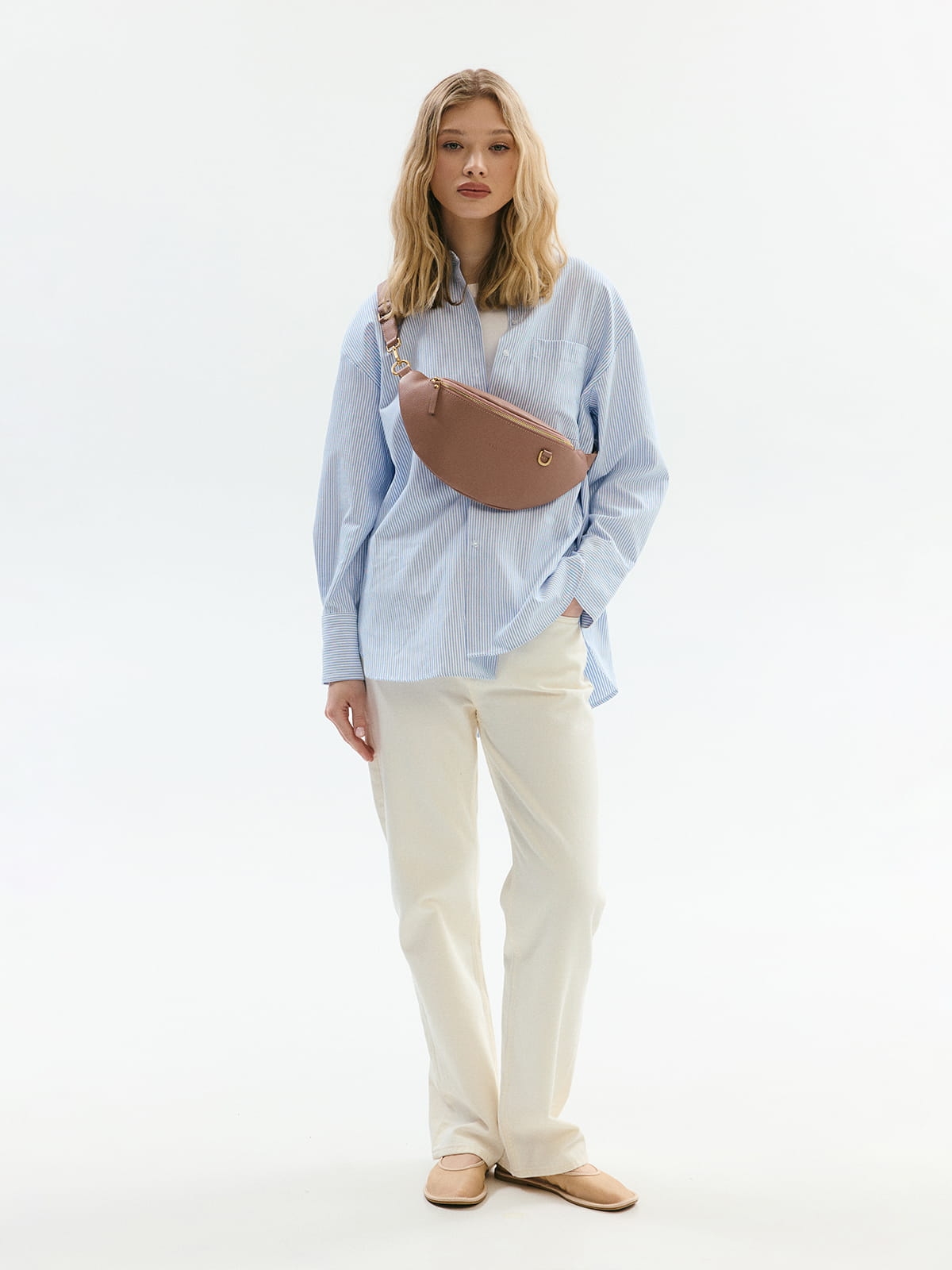 NERLA pudrowy róż skórzana damska nerka saszetka torebka.jpg