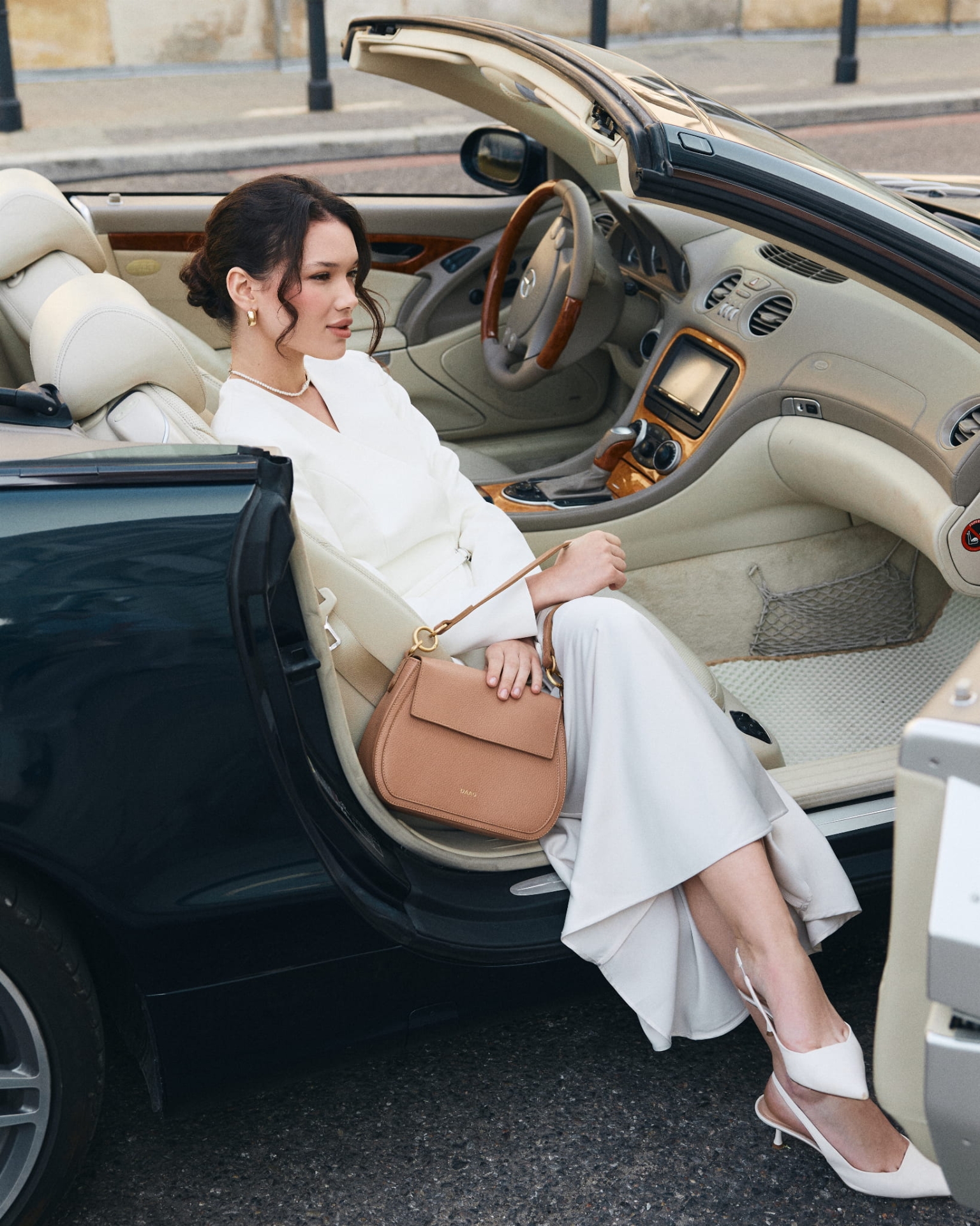 Olivia beżowa latte duża skórzana torebka damska listonoszka torba na ramię beż latte.jpg