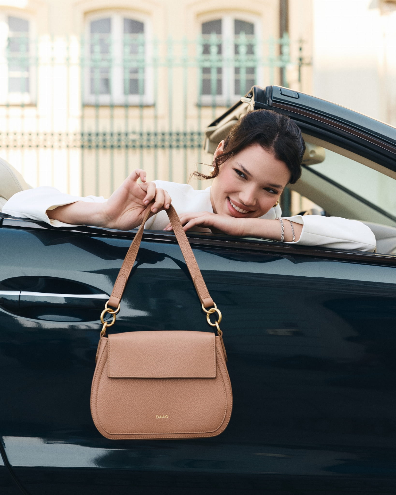 Olivia beżowa latte duża skórzana torebka damska listonoszka torba na ramię beżowa damska.jpg