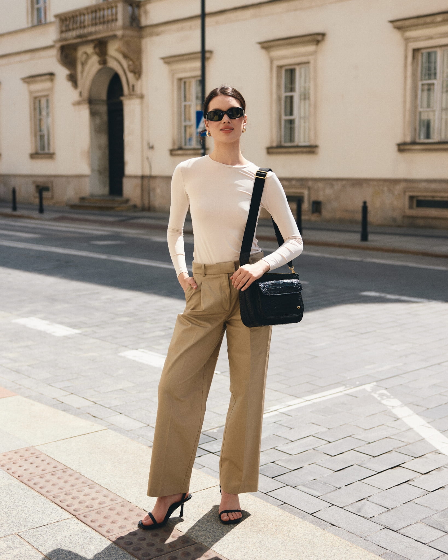 MARLOTTE czarna skórzana duża torebka damska listonoszka torba na ramię damska czarna.jpg