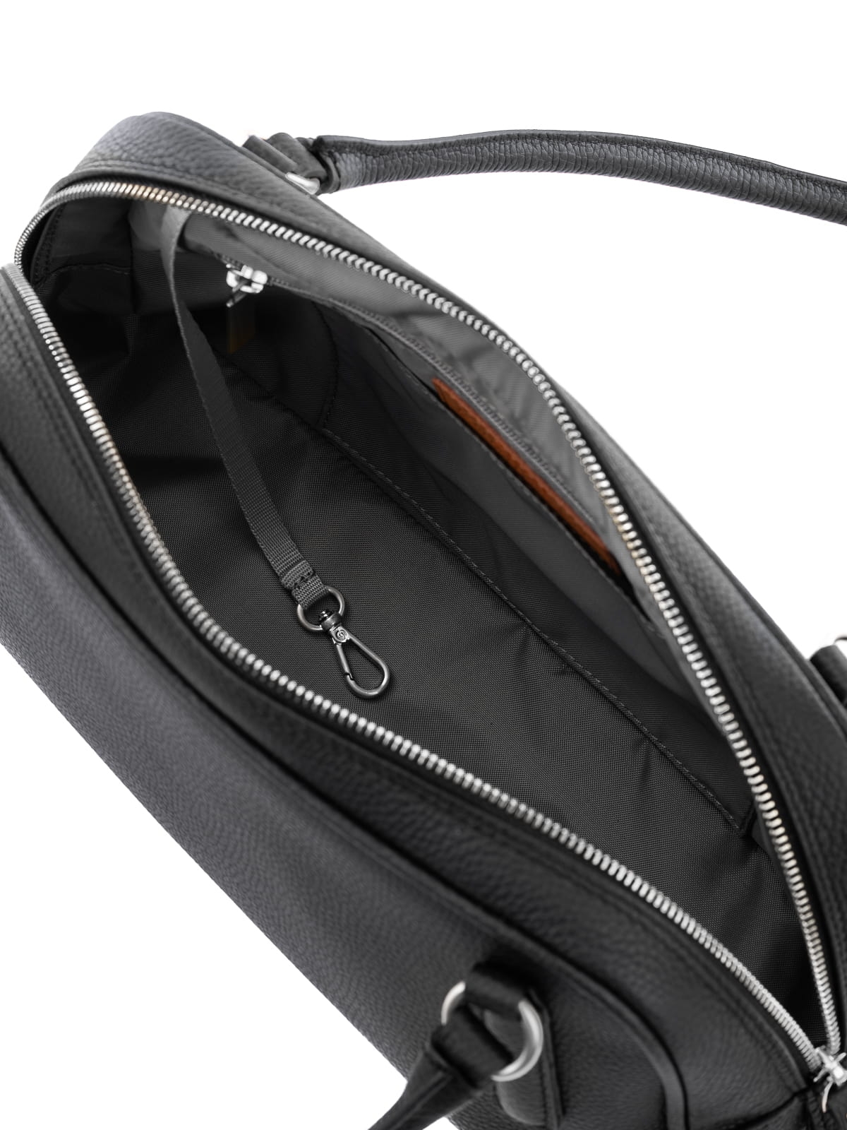 OVS_1429.JPGCASSIE czarna groszek skórzana torebka damska listonoszka torba na ramię srebrne elementy.JPG