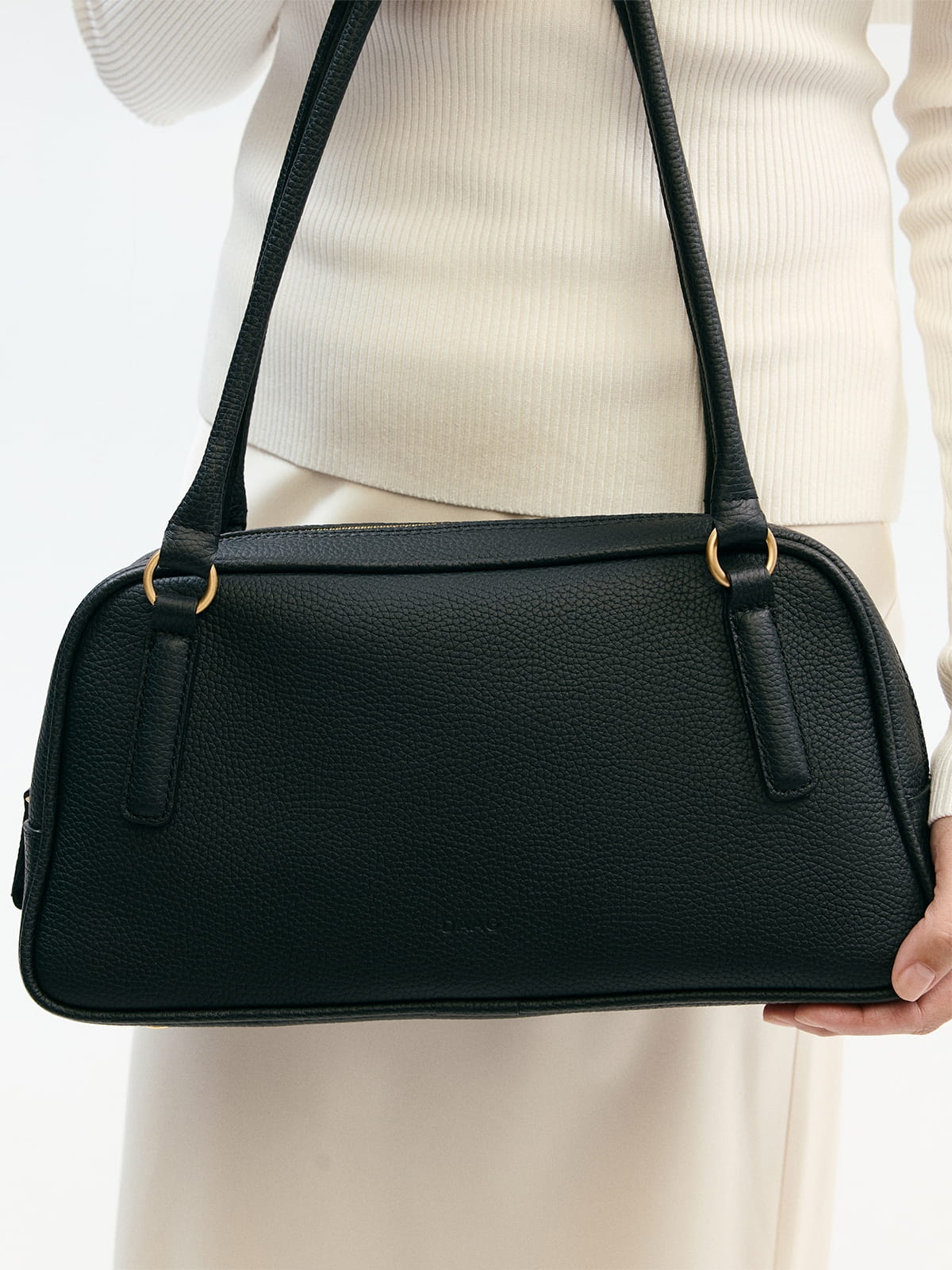 CASSIE czarna groszek skórzana torebka damska listonoszka torba na ramię.JPG