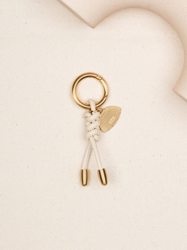 CHARMS mini troczek milk skórzany breloczek