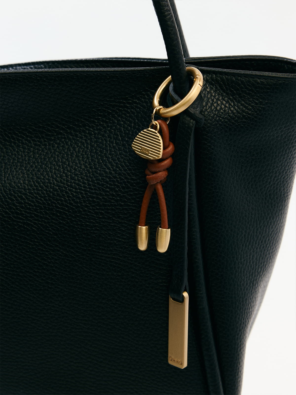 CHARMS mini troczek koniak skórzany breloczek.jpg