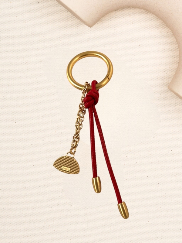 CHARMS troczek z łańcuszkiem czerwony skórzany breloczek.jpg