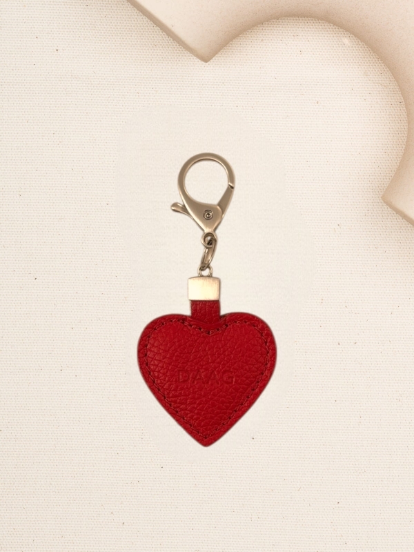 CHARMS serce czerwony skórzany breloczek srebrne elementy.jpg