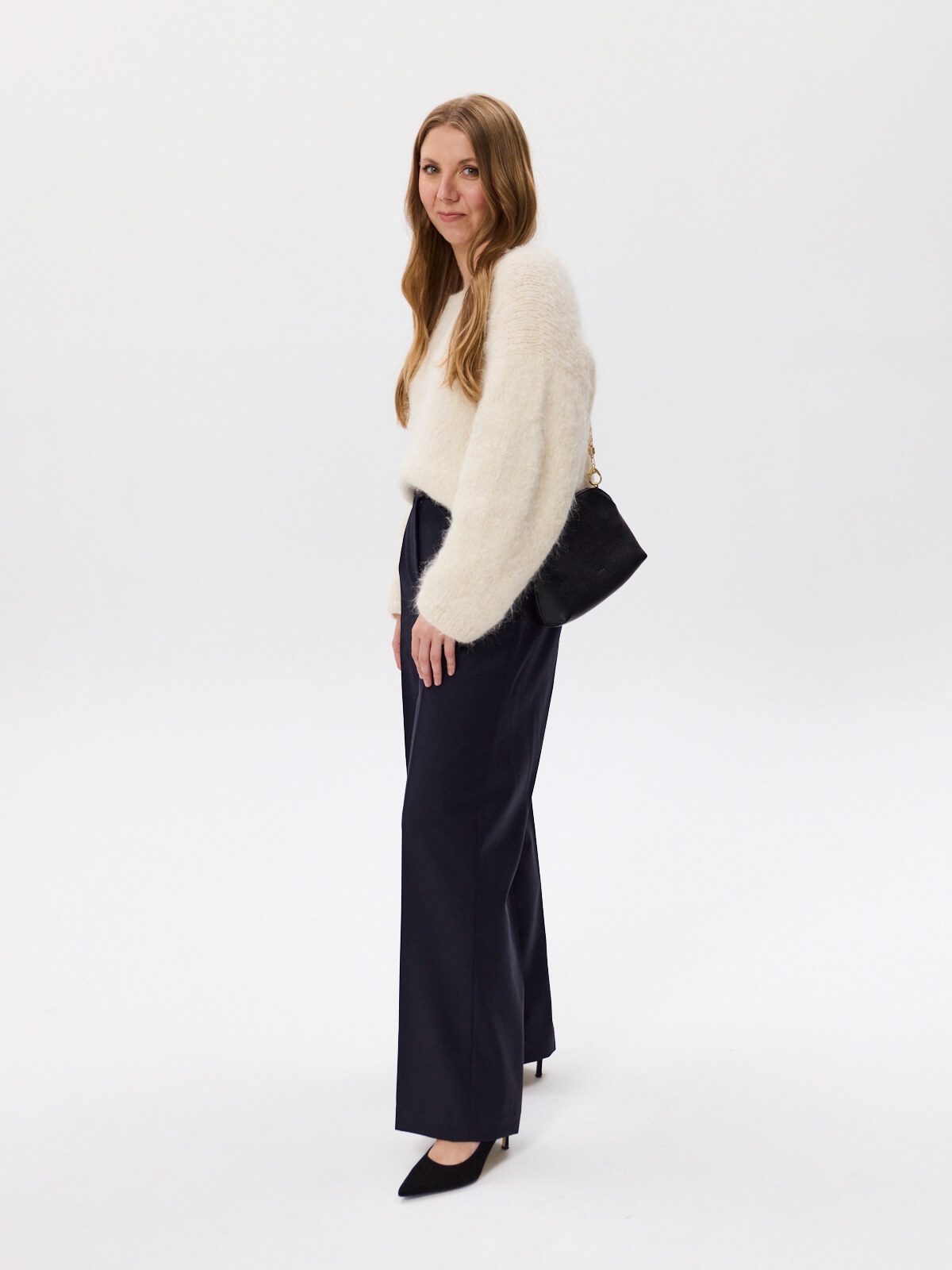 NINA czarny groszek skórzana torebka damska listonoszka torba na ramię somethingwhite.jpg