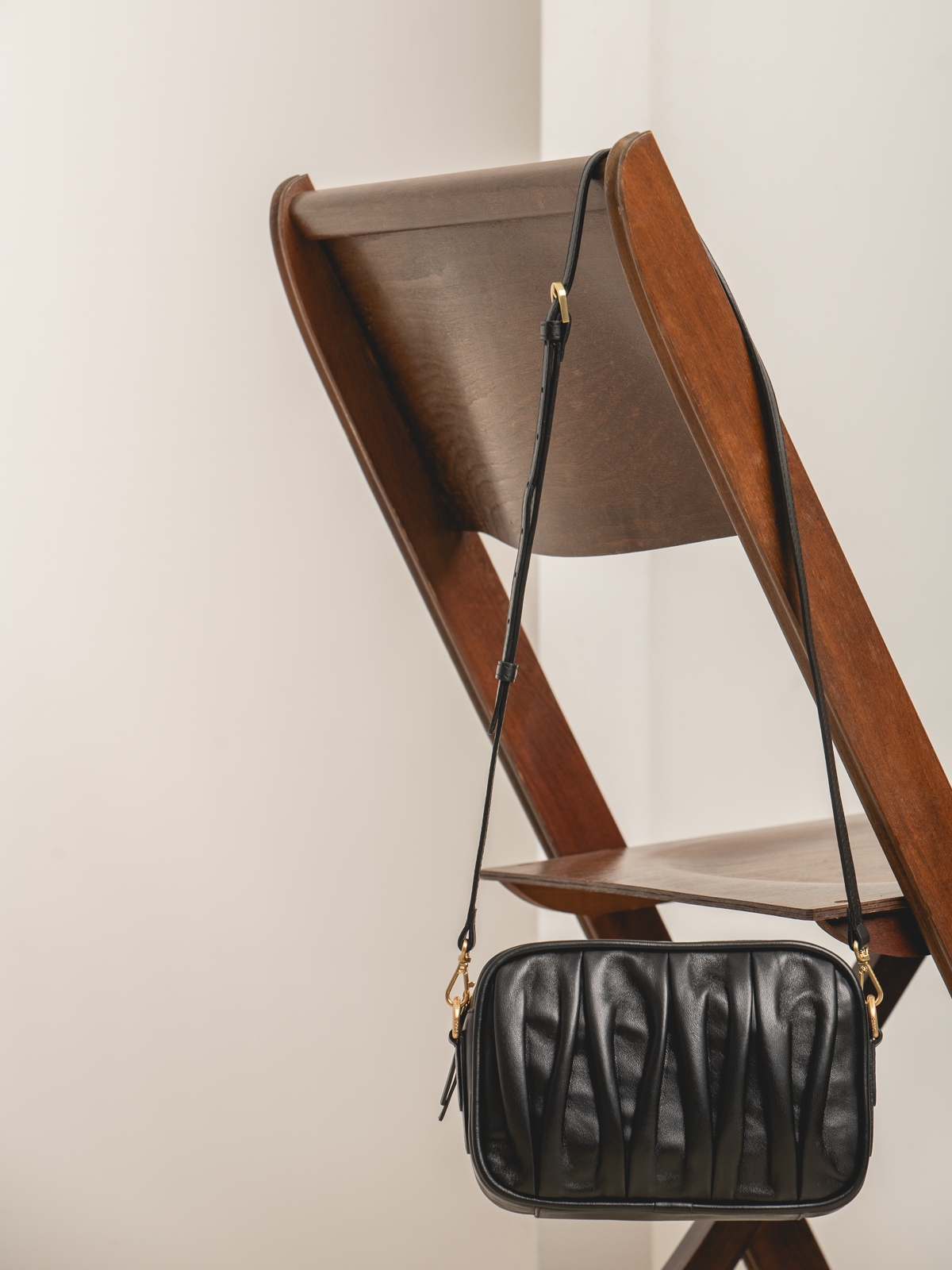 BELLA czarna mała skórzana torebka damska.jpg