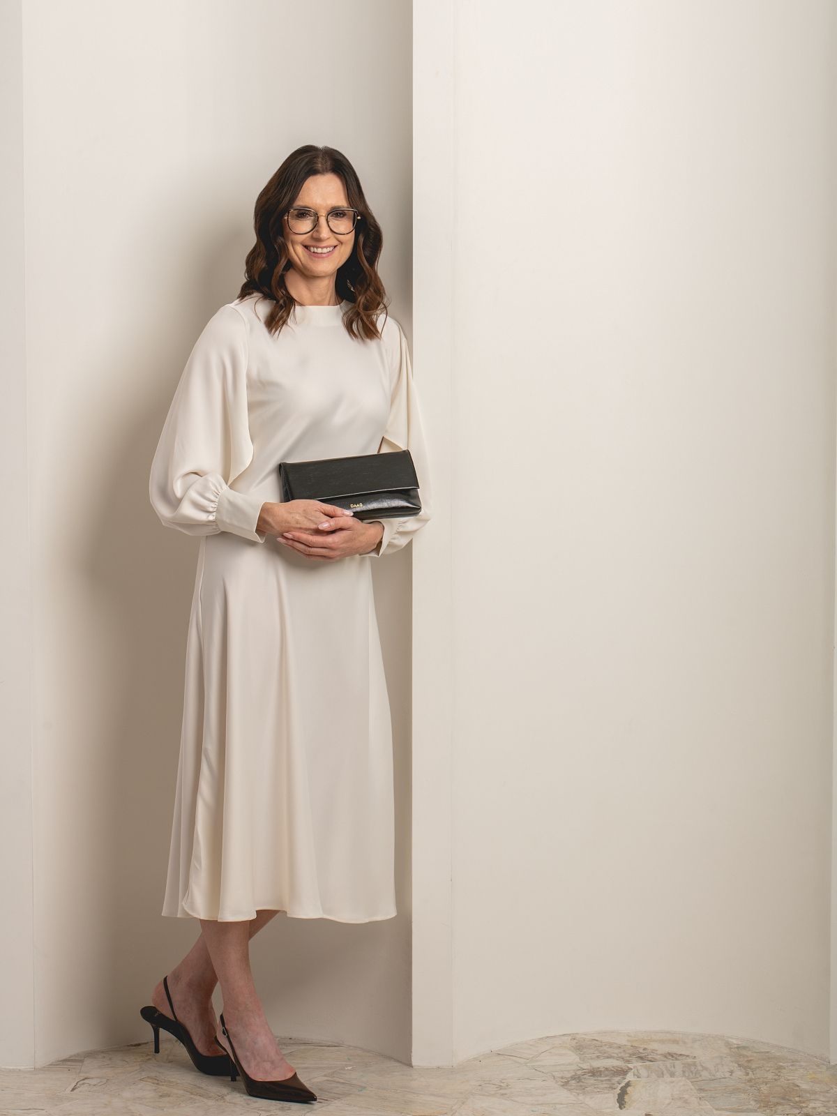 CLARA czarna skórzana torebka kopertówka damska.jpg