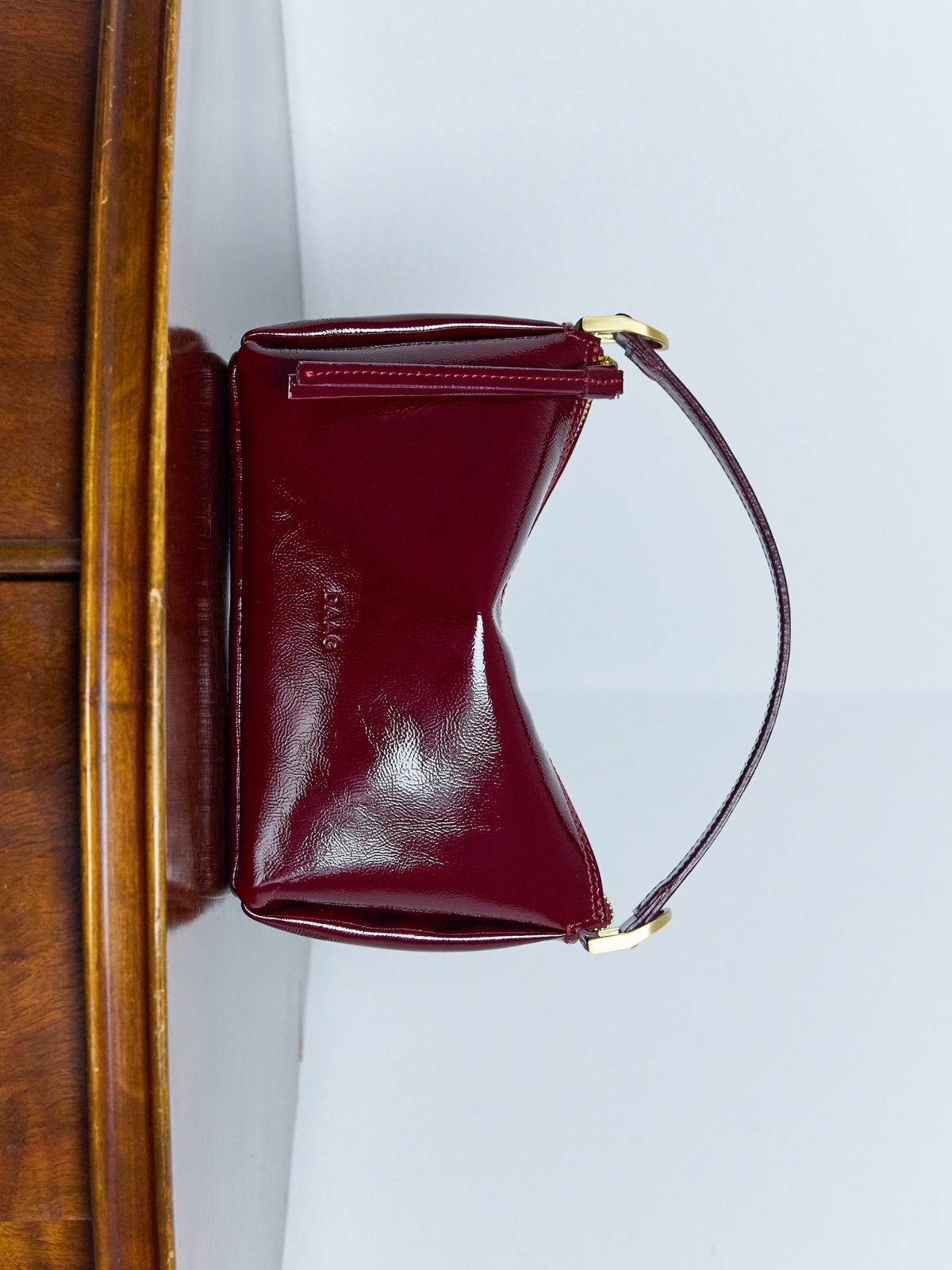 SIMONE bordowa błyszcząca skórzana torebka damska mała.jpg