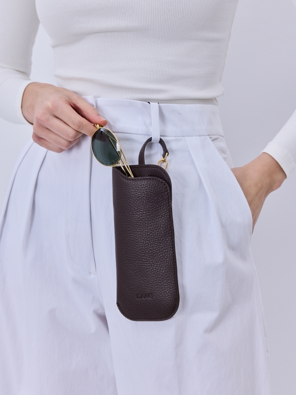 KAIA czekoladowy groszek etui na okulary skórzane damski futerał pokrowiec.jpg