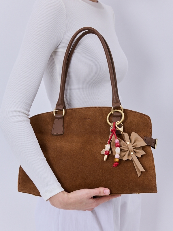 CHARMS motylek beżowy skórzany breloczek.jpg