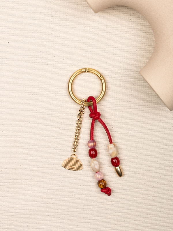 CHARMS koraliki troczek czerwony skórzany breloczek.jpg