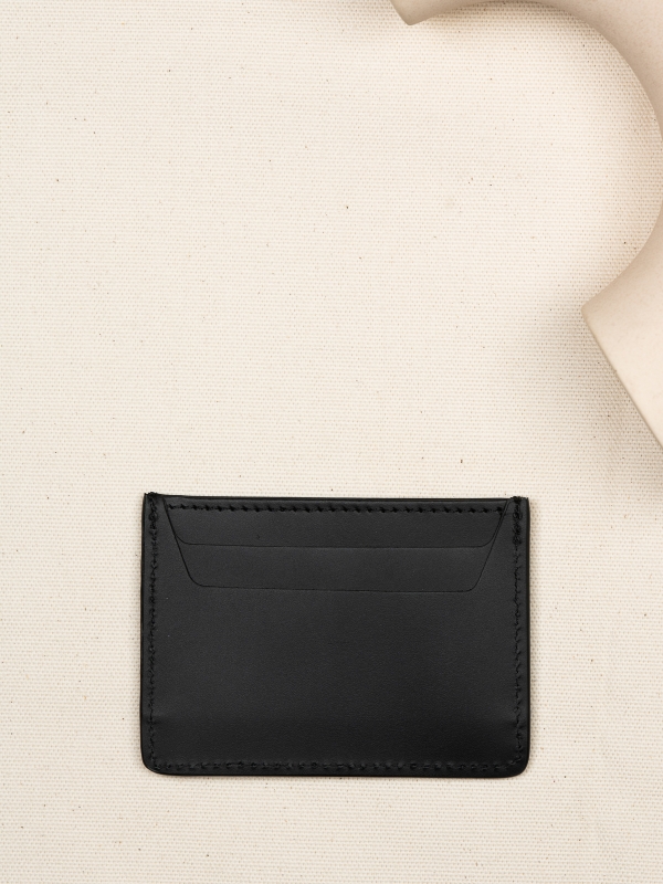 LEO czarne skórzane etui na karty męskie zero waste.jpg