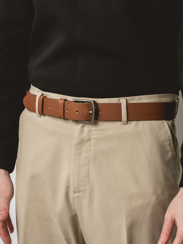 JONAS koniak skórzany męski pasek do spodni z klamrą antyczne srebro.jpg