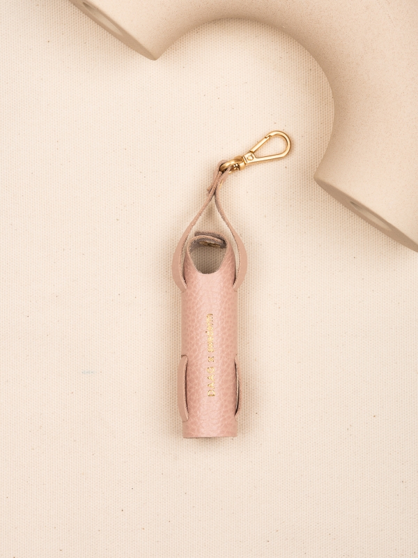 CHARMS etui na pomadkę różowe DAAG x swederm.jpg