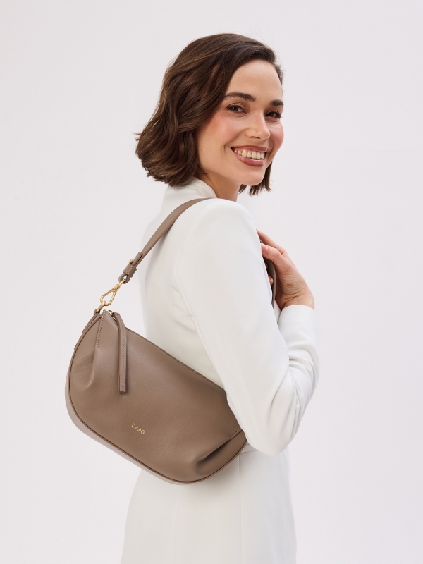 PENELOPE zimny beż gładka skórzana torebka damska listonoszka torba na ramię.jpg